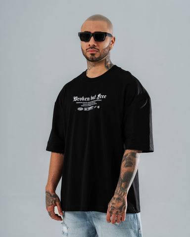 Total Look - Street Graphic + Essential Denim