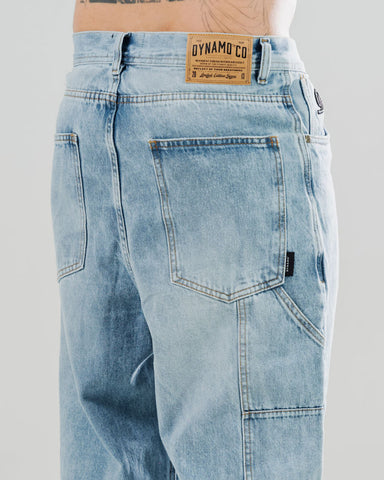 Total Look - Street Graphic + Essential Denim