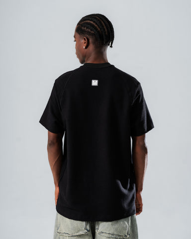Camiseta Regular Acanelada Negra